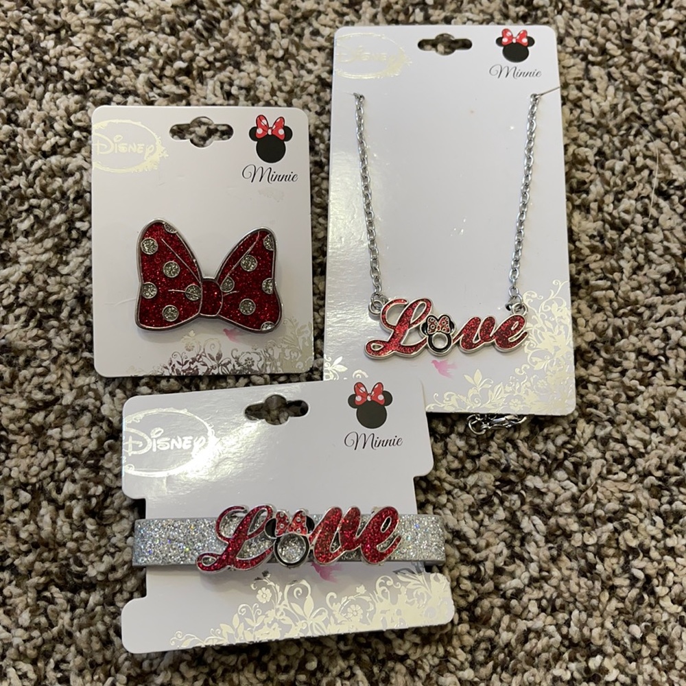 Minnie Mouse 3 piece set NWT